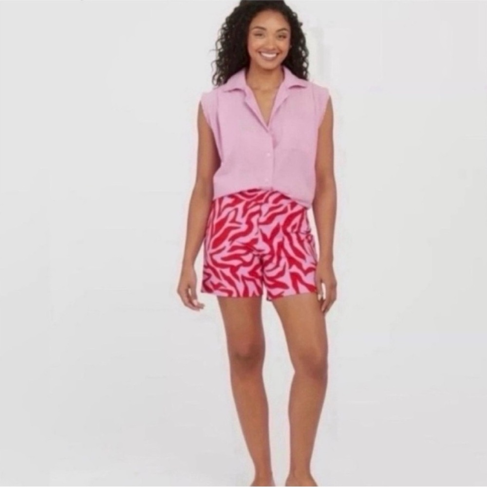 SPANX On The Go Red/Pink Zebra Print Flattering Stretchy Comfy Shorts Sz L-EUC